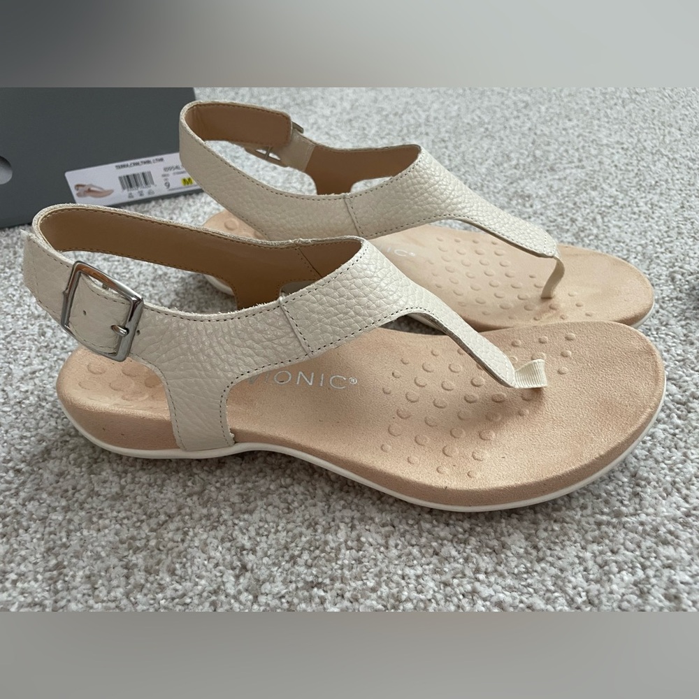 Vionic Terra women’s adjustable toe-post orthopedic sandals